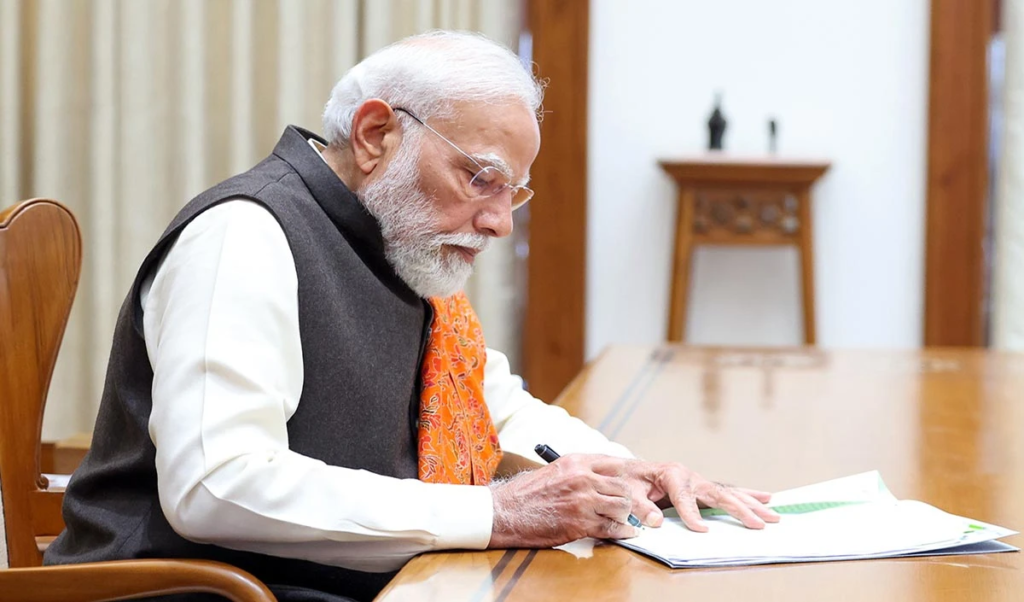 मोदी कैबिनेट ने 32,701 करोड़ रुपये की दो बड़ी परियोजनाओं को दी मंजूरी, बायोगैस और हाईवे पर बड़ा दांव.. मोदी कैबिनेट ने 32,701 करोड़ रुपये की दो बड़ी परियोजनाओं को दी मंजूरी, बायोगैस और हाईवे पर बड़ा दांव..