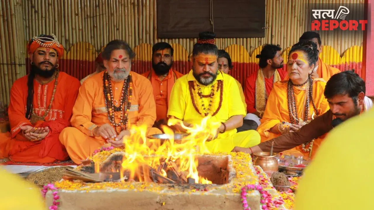 चित्रगुप्त पीठ पर सैकड़ों संतों ने किया महायज्ञ, मथुरा में कारसेवा के बीच पहुंची गुलाबी पत्थरों की पहली खेप