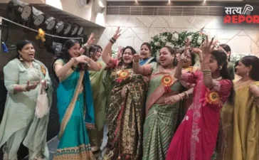 Agra: हरियाली तीज पर झूमीं महिलाएं, लोकगीतों और झूलों के बीच दिया पर्यावरण संरक्षण का संदेश Agra: हरियाली तीज पर झूमीं महिलाएं, लोकगीतों और झूलों के बीच दिया पर्यावरण संरक्षण का संदेश