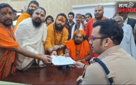 Varanasi: पप्पू यादव समेत कई विपक्षी नेताओं पर मुकदमा दर्ज, संसद में संत वेशभूषा विवाद ने लिया कानूनी मोड़