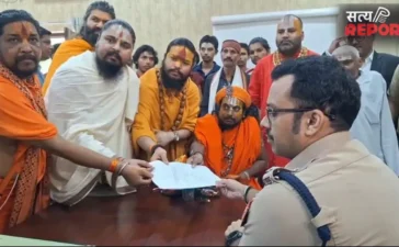 Varanasi: पप्पू यादव समेत कई विपक्षी नेताओं पर मुकदमा दर्ज, संसद में संत वेशभूषा विवाद ने लिया कानूनी मोड़ Varanasi: पप्पू यादव समेत कई विपक्षी नेताओं पर मुकदमा दर्ज, संसद में संत वेशभूषा विवाद ने लिया कानूनी मोड़
