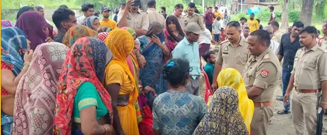 कौशांबी: संदिग्ध हाल में अधेड़ की मौत, खंडहरनुमा कच्चे घर में साड़ी से लिपटा मिला शव; हत्या की आशंका - kaushambi man found dead in dilapidated house family suspected murder
