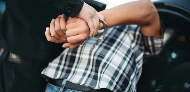 लखनऊ में 70 साल की महिला के साथ गैंगरेप के बाद हत्या मामले में दो आरोपी गिरफ्तार, भेजा गया जेल लखनऊ में 70 साल की महिला के साथ गैंगरेप के बाद हत्या मामले में दो आरोपी गिरफ्तार, भेजा गया जेल