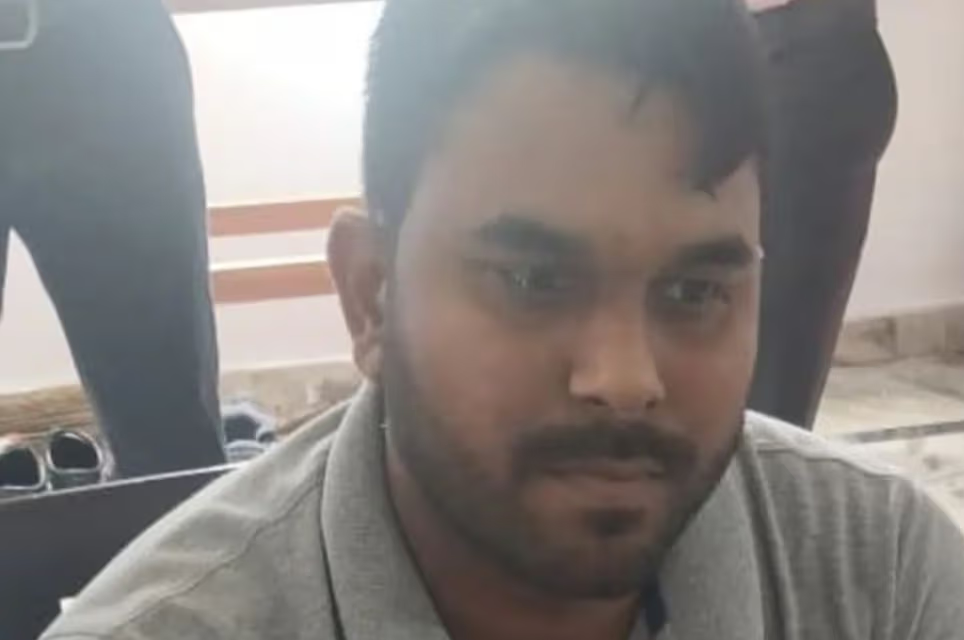 सहरसा के शिक्षा अधिकारी सस्पेंड; आय से 72 प्रतिशत अधिक संपत्ति का आरोप, EOU की छापेमारी में कई खुलासे.