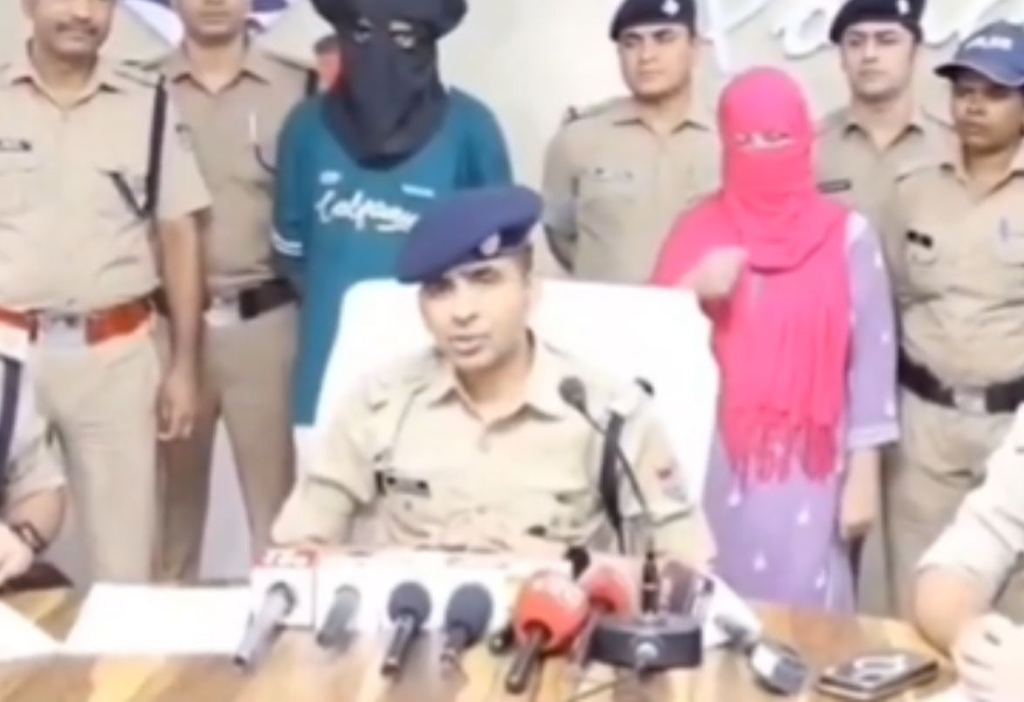 शादी के समय जिसे बहन कहता था, उसी से कर ली सगाई! प्रेमिका ने रची हत्या की साजिश, 5 लाख की सुपारी का आरोप.. शादी के समय जिसे बहन कहता था, उसी से कर ली सगाई! प्रेमिका ने रची हत्या की साजिश, 5 लाख की सुपारी का आरोप..