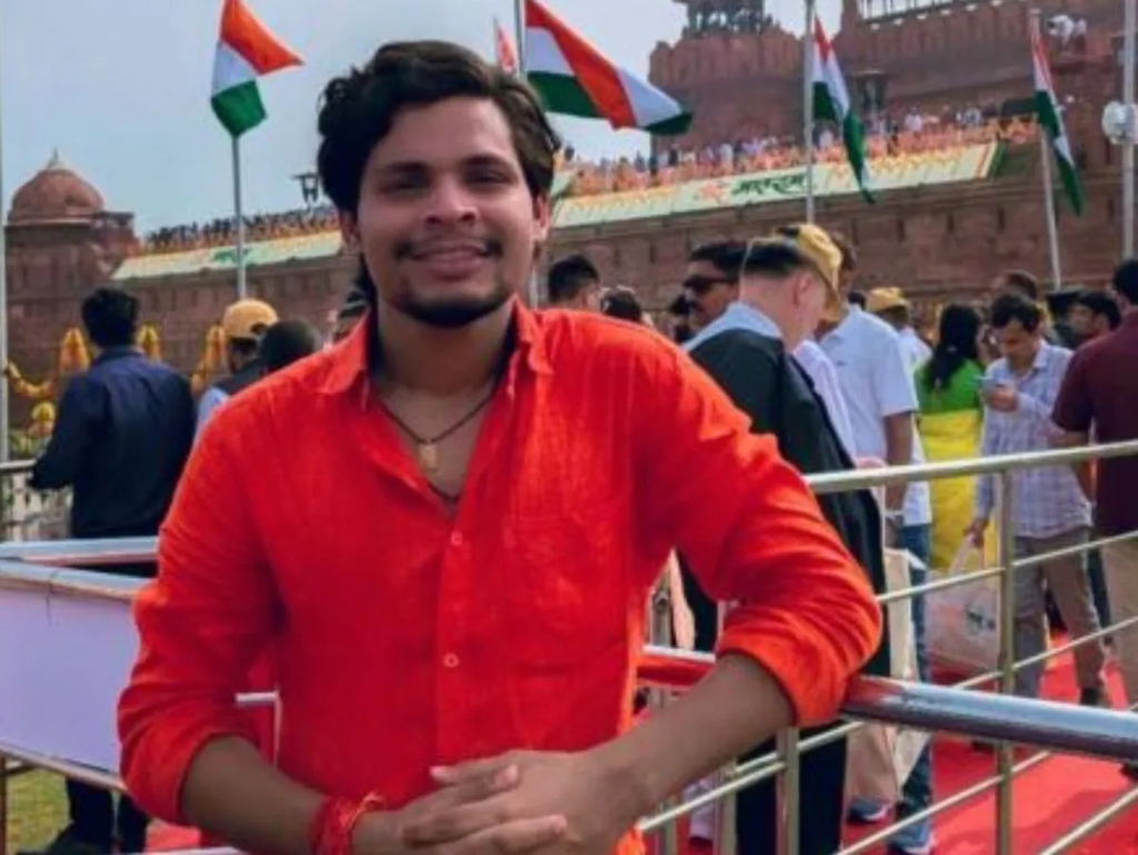 POCSO केस दर्ज होते ही यूपी भागा स्वतंत्र भारद्वाज, बुलंदशहर में छिपा था आरोपी; क्राइम ब्रांच ने दबोचा,, POCSO केस दर्ज होते ही यूपी भागा स्वतंत्र भारद्वाज, बुलंदशहर में छिपा था आरोपी; क्राइम ब्रांच ने दबोचा,,
