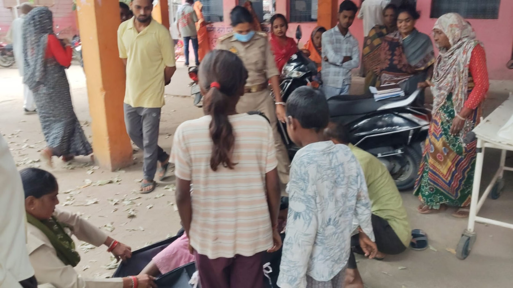 14 साल पहले हुई थी शादी, दो बच्चों के सिर से उठा मां का साया, सुबह घर में इस हाल में मिला महिला का शव 14 साल पहले हुई थी शादी, दो बच्चों के सिर से उठा मां का साया, सुबह घर में इस हाल में मिला महिला का शव