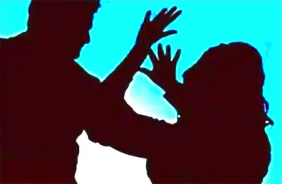 एम्स बठिंडा की स्टार नाइट में हंगामे का आरोप, जूनियर डॉक्टरों से मारपीट और छात्राओं से बदसलूकी की शिकायत एम्स बठिंडा की स्टार नाइट में हंगामे का आरोप, जूनियर डॉक्टरों से मारपीट और छात्राओं से बदसलूकी की शिकायत