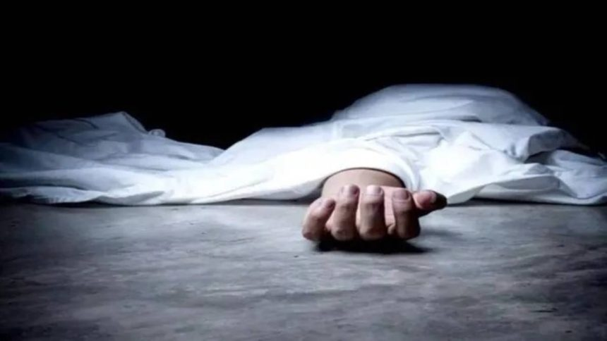 मोबाइल पर बात करने को लेकर दो सगे भाइयों में हुआ विवाद, गुस्से में बड़े भाई ने उठाया ऐसा कदम कि छोटे की चली गई जान मोबाइल पर बात करने को लेकर दो सगे भाइयों में हुआ विवाद, गुस्से में बड़े भाई ने उठाया ऐसा कदम कि छोटे की चली गई जान