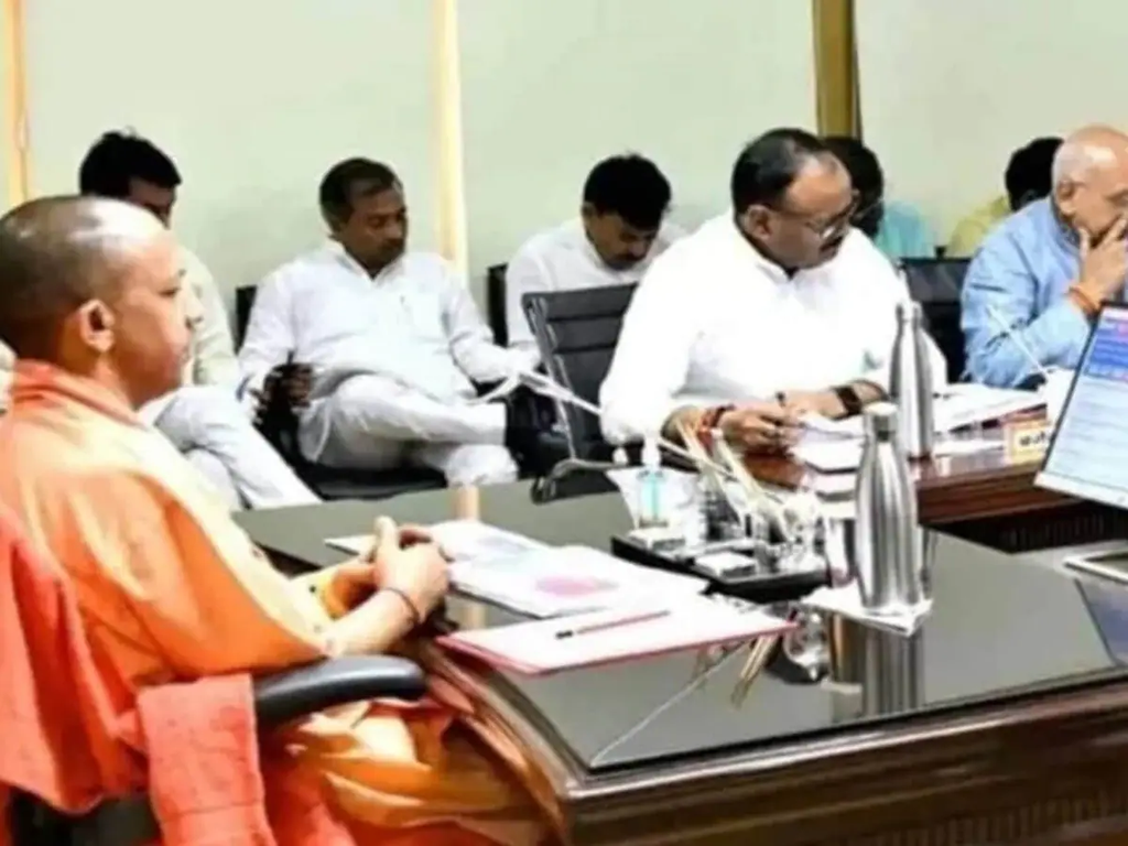 यूपी पंचायत चुनाव की वोटर लिस्ट में नाम जुड़वाना अब नहीं होगा आसान, योगी सरकार ने तय कर दी 6 महीने की शर्त यूपी पंचायत चुनाव की वोटर लिस्ट में नाम जुड़वाना अब नहीं होगा आसान, योगी सरकार ने तय कर दी 6 महीने की शर्त