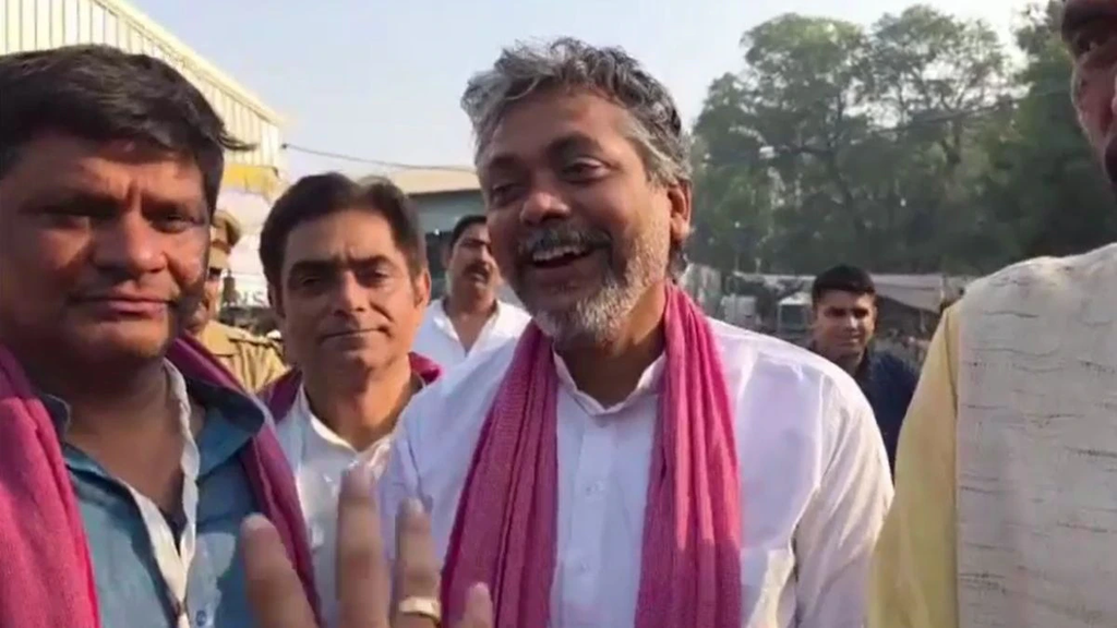 मतदान के दौरान फूट-फूटकर रोए थे आकाश अग्रवाल, धर्म बदलने तक की कही थी बात; अब MLC चुनाव में जीत से पलट गया पूरा माहौल मतदान के दौरान फूट-फूटकर रोए थे आकाश अग्रवाल, धर्म बदलने तक की कही थी बात; अब MLC चुनाव में जीत से पलट गया पूरा माहौल