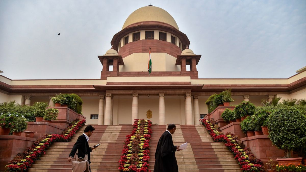 सुप्रीम कोर्ट की बड़ी टिप्पणी: ‘इंटरनेट से बच्चों को पूरी तरह दूर रखना सही नहीं’, सुरक्षा के साथ मिले इस्तेमाल का अधिकार सुप्रीम कोर्ट की बड़ी टिप्पणी: ‘इंटरनेट से बच्चों को पूरी तरह दूर रखना सही नहीं’, सुरक्षा के साथ मिले इस्तेमाल का अधिकार