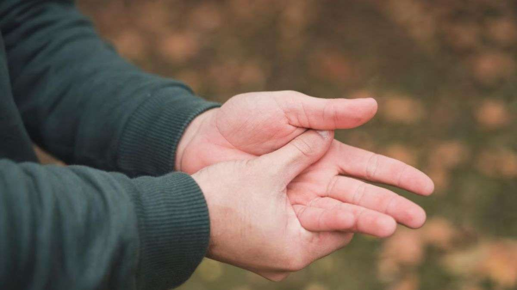 रात में सोते समय बार-बार सुन्न: हो जाते हैं हाथ? गर्दन की नस से लेकर डायबिटीज तक हो सकती है वजह, इन लक्षणों को न करें नजरअंदाज रात में सोते समय बार-बार सुन्न: हो जाते हैं हाथ? गर्दन की नस से लेकर डायबिटीज तक हो सकती है वजह, इन लक्षणों को न करें नजरअंदाज