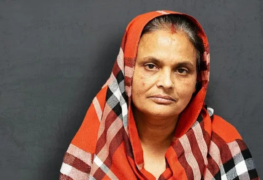 बेटे ने छात्र की हत्या की, ‘मां घर ले गई चाकू! अपराध छिपाने के मामले में भारतीय मूल की किरण कौर को UK से भारत भेजने की तैयारी बेटे ने छात्र की हत्या की, ‘मां घर ले गई चाकू! अपराध छिपाने के मामले में भारतीय मूल की किरण कौर को UK से भारत भेजने की तैयारी