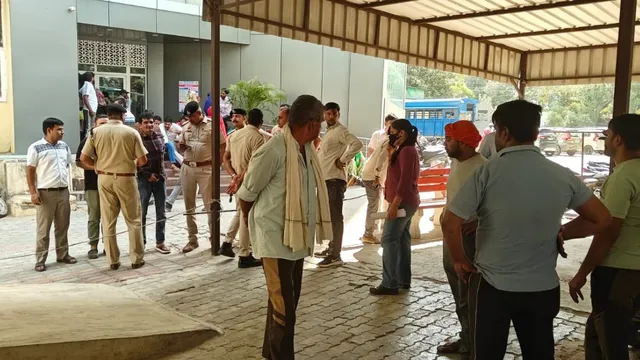 साइड देने के विवाद’ में दो युवकों पर लाठी-डंडों और कुल्हाड़ी से हमला, 15 दिन बाद एक की मौत. साइड देने के विवाद’ में दो युवकों पर लाठी-डंडों और कुल्हाड़ी से हमला, 15 दिन बाद एक की मौत.