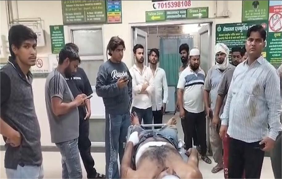 फरीदाबाद: होटल में ‘रोटी’ देने में देरी पर बढ़ा विवाद, दोनों पक्षों में चाकूबाजी और मारपीट, कई लोग घायल. फरीदाबाद: होटल में ‘रोटी’ देने में देरी पर बढ़ा विवाद, दोनों पक्षों में चाकूबाजी और मारपीट, कई लोग घायल.