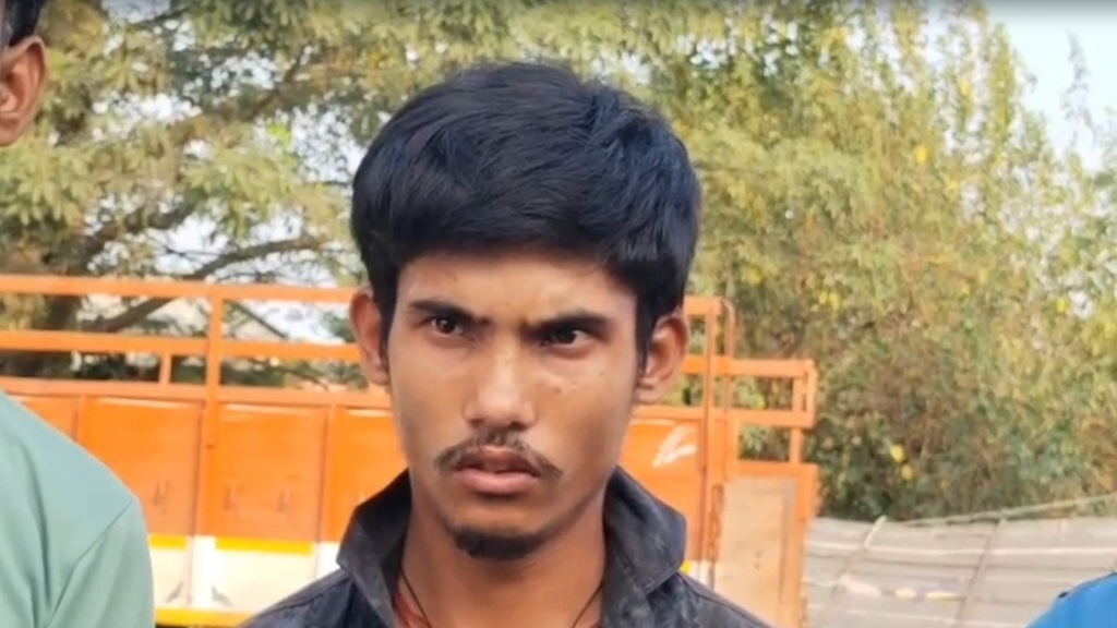 जिसकी हत्या के केस: में 4 लोग जेल गए, वही 4 साल बाद जिंदा मिला! नोएडा से लौटते ही खुला रहस्यमयी राज. जिसकी हत्या के केस: में 4 लोग जेल गए, वही 4 साल बाद जिंदा मिला! नोएडा से लौटते ही खुला रहस्यमयी राज.