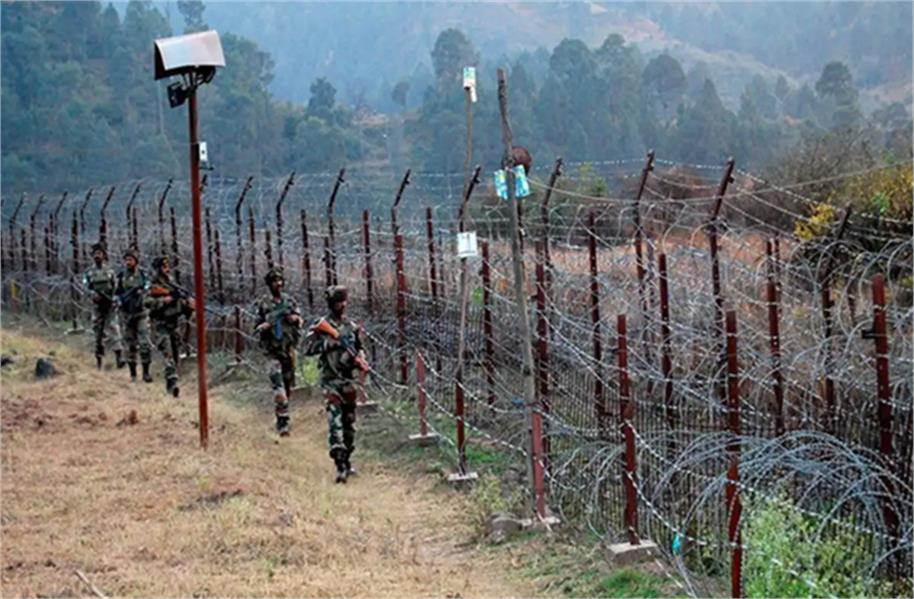पुंछ: गलती से LoC ‘पार’ कर भारत पहुंची PoK की नाबालिग लड़की की घर वापसी, चक्कन दा बाग से पाकिस्तान भेजा गया’ पुंछ: गलती से LoC ‘पार’ कर भारत पहुंची PoK की नाबालिग लड़की की घर वापसी, चक्कन दा बाग से पाकिस्तान भेजा गया’