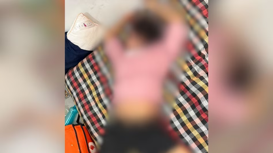 जयपुर के फ्लैट में मिली 35 साल की महिला की लाश, रविवार रात ऐसा क्या हुआ कि पार्टनर हो गया गायब? जयपुर के फ्लैट में मिली 35 साल की महिला की लाश, रविवार रात ऐसा क्या हुआ कि पार्टनर हो गया गायब?