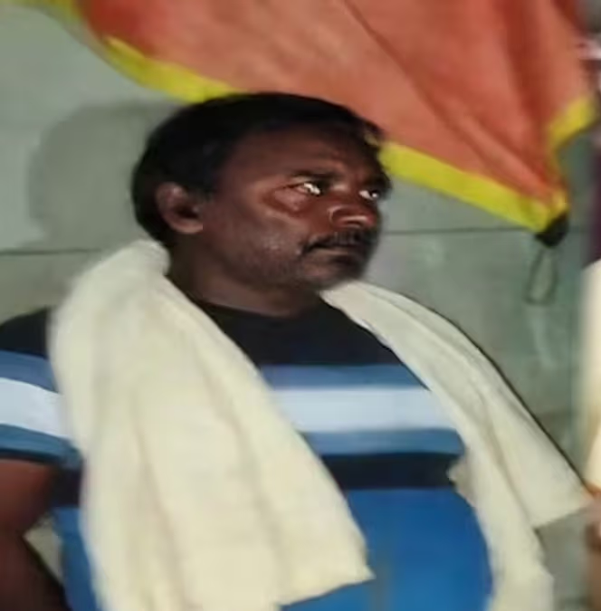 रात के अंधेरे में प्रेमिका से मिलने पहुंचे वार्ड सदस्य, अचानक आ गए घरवाले… पलंग के नीचे छिपे मिले, फिर जो हुआ रात के अंधेरे में प्रेमिका से मिलने पहुंचे वार्ड सदस्य, अचानक आ गए घरवाले… पलंग के नीचे छिपे मिले, फिर जो हुआ