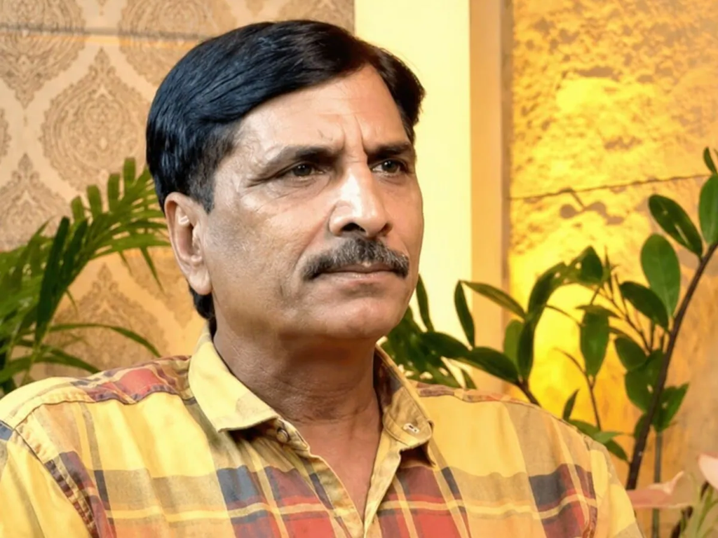 परिवार से विवाद के बीच सलीम: वास्तिक ने बेटे पर जताया कट्टरपंथी समूह से जुड़ने का शक, पुलिस को जानकारी देने का दावा परिवार से विवाद के बीच सलीम: वास्तिक ने बेटे पर जताया कट्टरपंथी समूह से जुड़ने का शक, पुलिस को जानकारी देने का दावा
