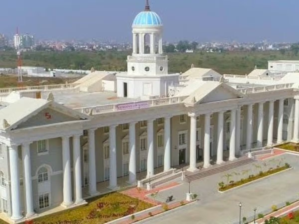 नागपुर के लॉ प्रोफेसर पर छात्राओं को धर्म परिवर्तन और कुरान पढ़ने के लिए दबाव डालने के आरोप, विश्वविद्यालय ने बनाई जांच कमेटी नागपुर के लॉ प्रोफेसर पर छात्राओं को धर्म परिवर्तन और कुरान पढ़ने के लिए दबाव डालने के आरोप, विश्वविद्यालय ने बनाई जांच कमेटी