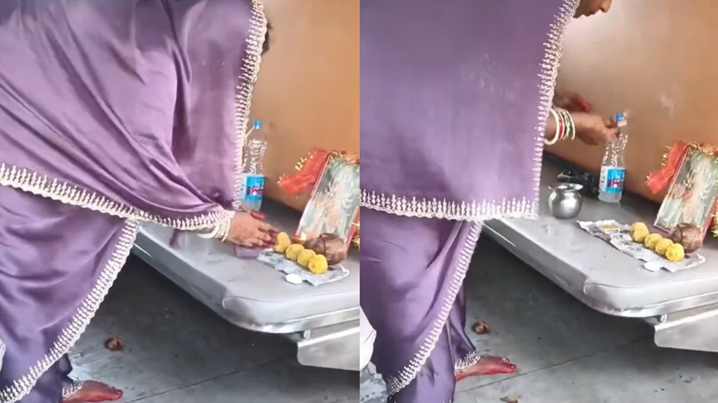 चलती ट्रेन में दीया जलाकर महिला ने की पूजा, नारियल फोड़ने की घटना पर छिड़ी बहस; यात्रियों की सुरक्षा पर उठे सवाल चलती ट्रेन में दीया जलाकर महिला ने की पूजा, नारियल फोड़ने की घटना पर छिड़ी बहस; यात्रियों की सुरक्षा पर उठे सवाल