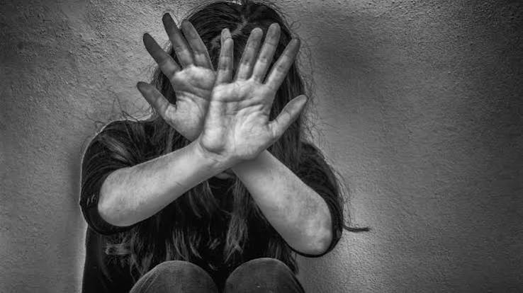 दोस्ती, पैसों का लेन-देन और पत्नी के इश्क में बढ़ता तनाव… एक रात दुकानदार की जिंदगी पर पड़ गई भारी दोस्ती, पैसों का लेन-देन और पत्नी के इश्क में बढ़ता तनाव… एक रात दुकानदार की जिंदगी पर पड़ गई भारी